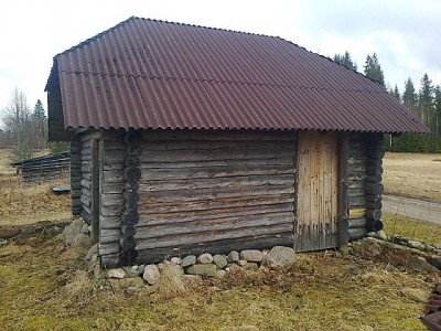 Grillkoda ...  õhk  on liiga värske  , õlu ja vein kaotavad  mõjuvõimu .....  Toimib  ainult  kohalik  kodukootud  või  mingi  mägilaste viski.